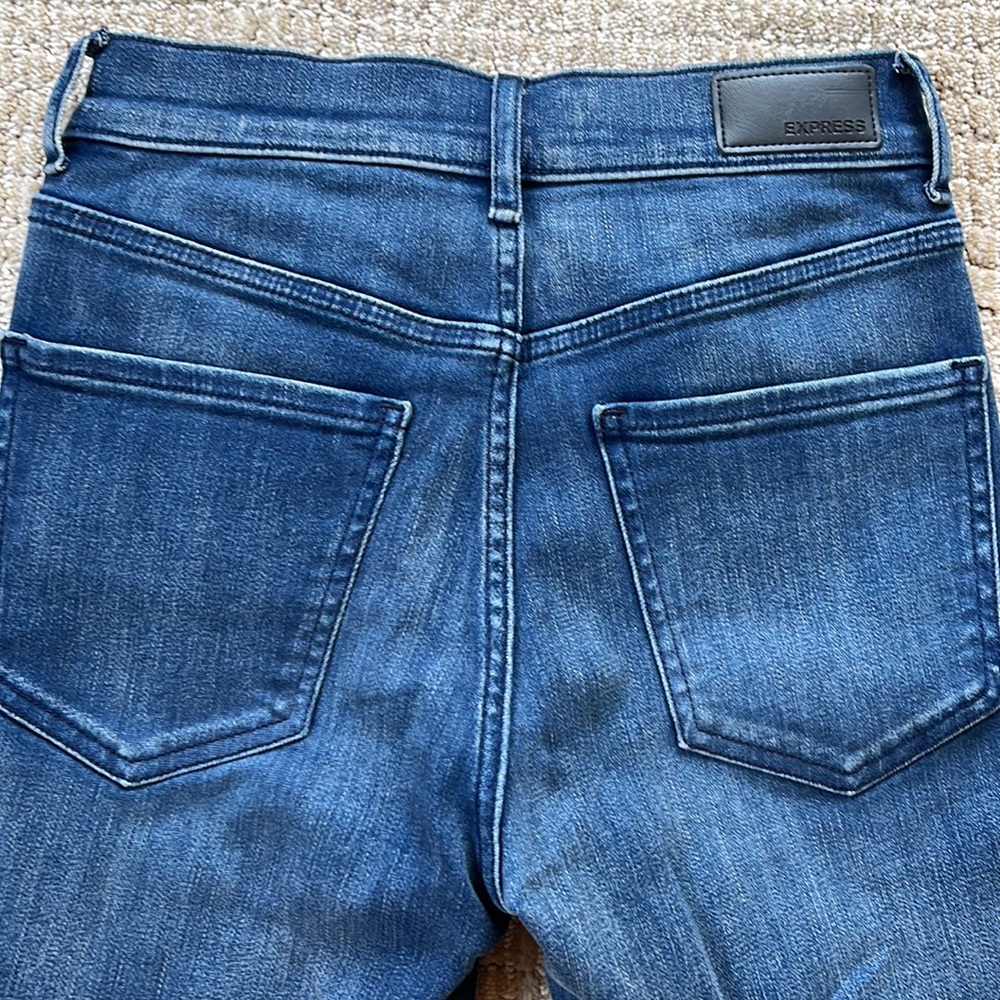 Express Skinny High Rise Distressed Jeans - Picture 3 of 8